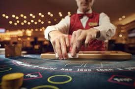 togel 34 live Dadu Online table with real dealer rolling dice and chat feed